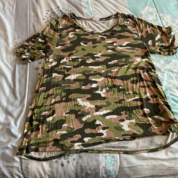 LuLaRoe Tops - Lularoe Boyfriend T